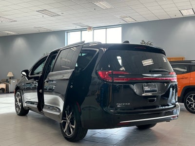 2026 Chrysler Pacifica Pinnacle