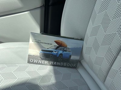 2026 Jeep Cherokee Overland
