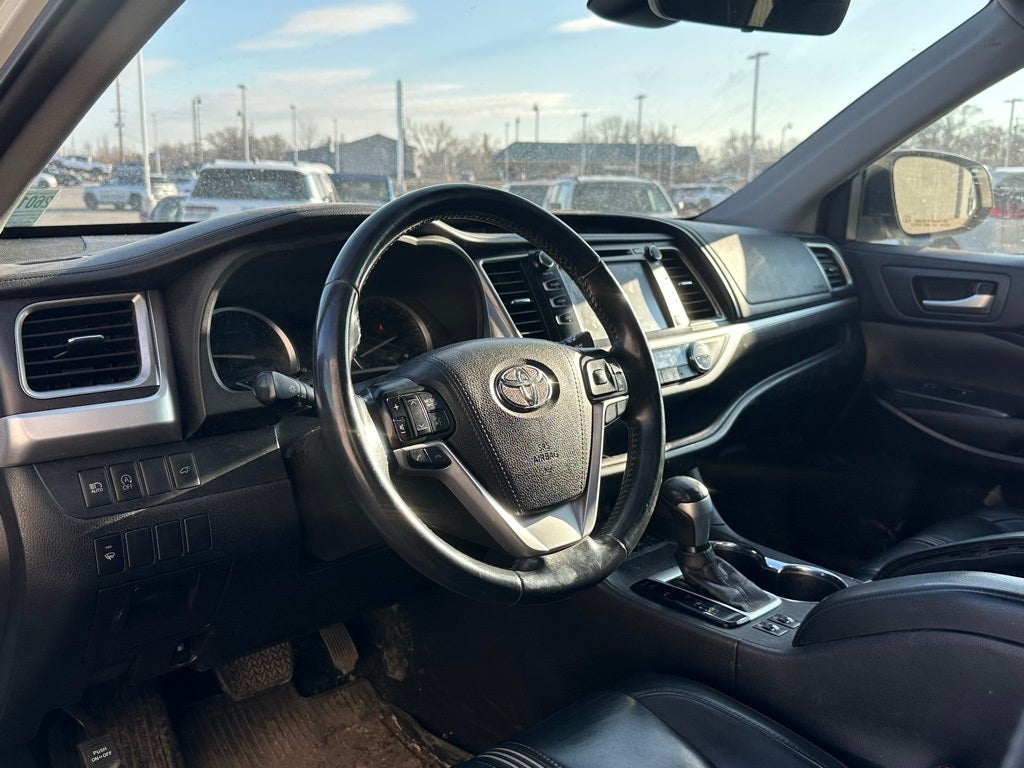 2017 Toyota Highlander SE