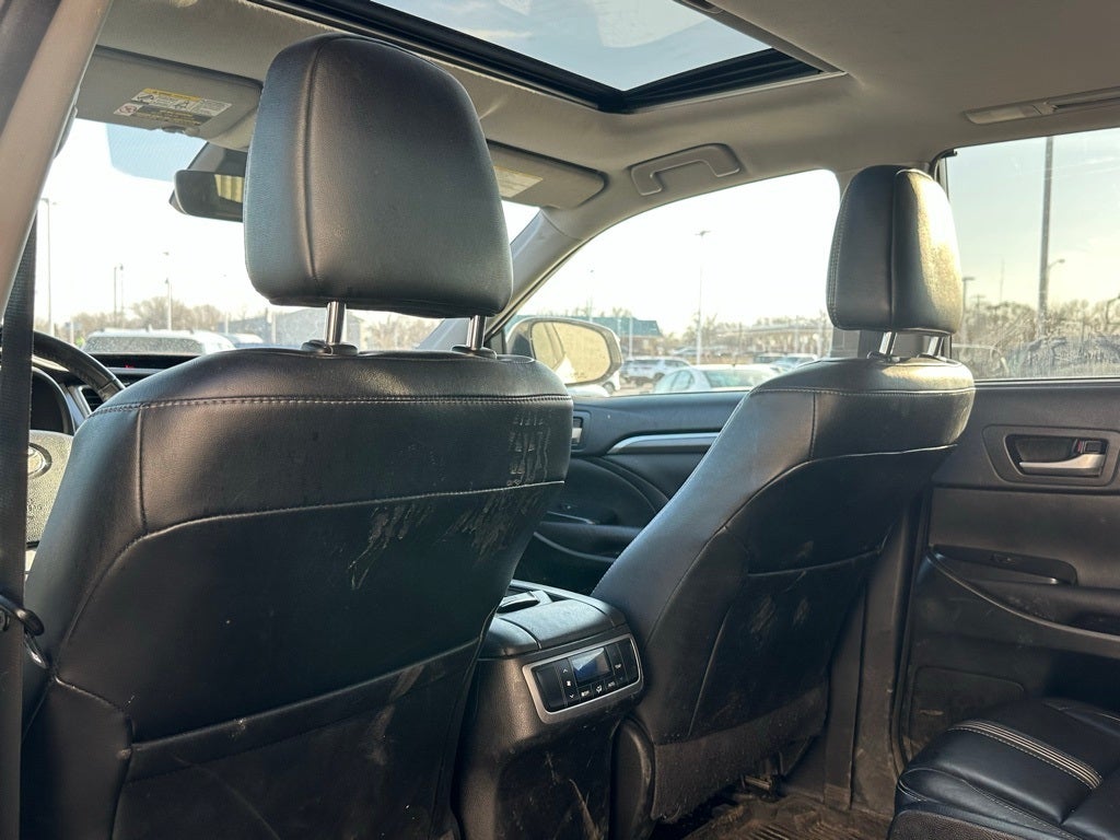 2017 Toyota Highlander SE