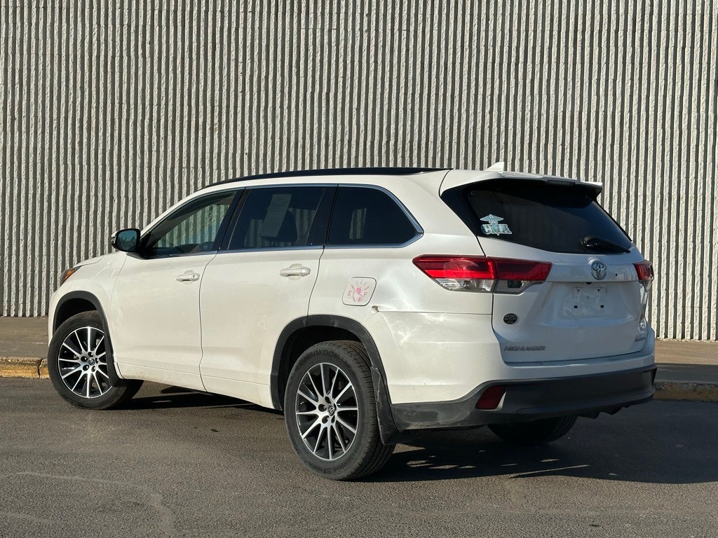 2017 Toyota Highlander SE