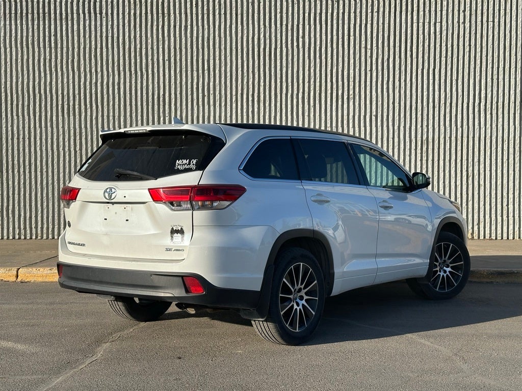 2017 Toyota Highlander SE