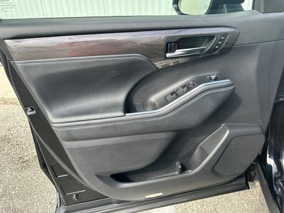 2024 Toyota Highlander Platinum