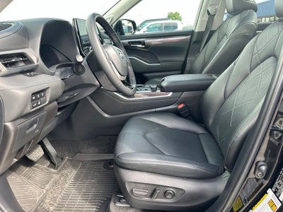 2024 Toyota Highlander Platinum