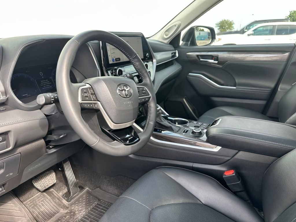 2024 Toyota Highlander Platinum