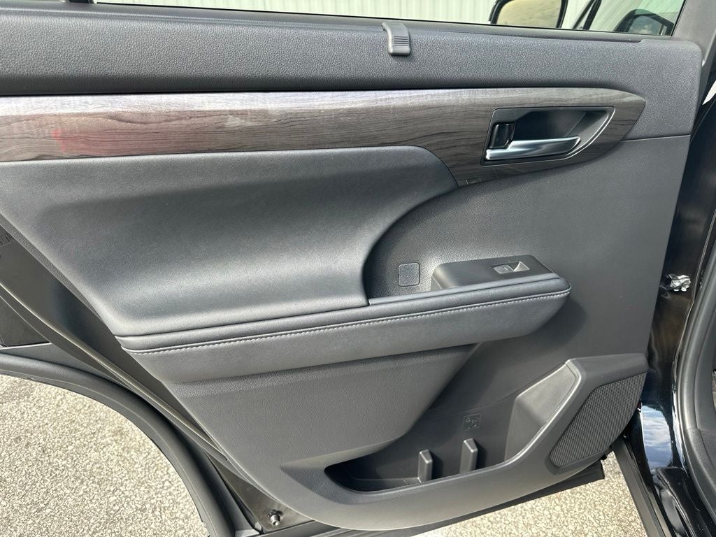 2024 Toyota Highlander Platinum