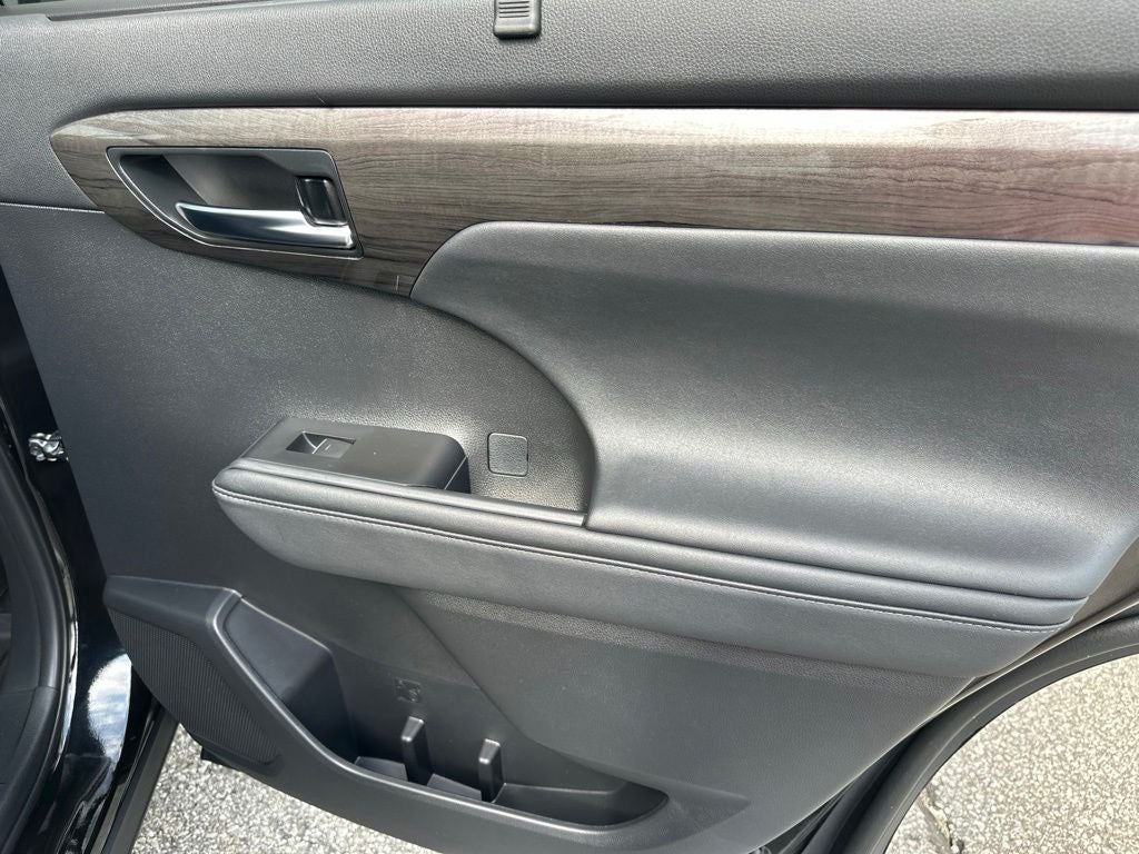 2024 Toyota Highlander Platinum