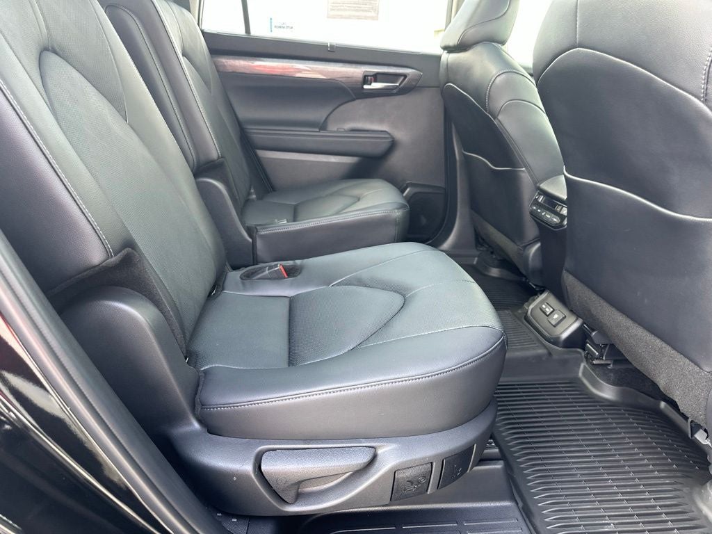 2024 Toyota Highlander Platinum