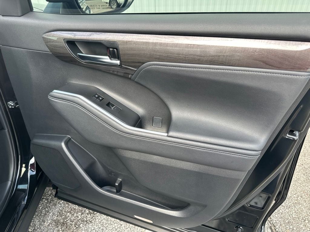 2024 Toyota Highlander Platinum