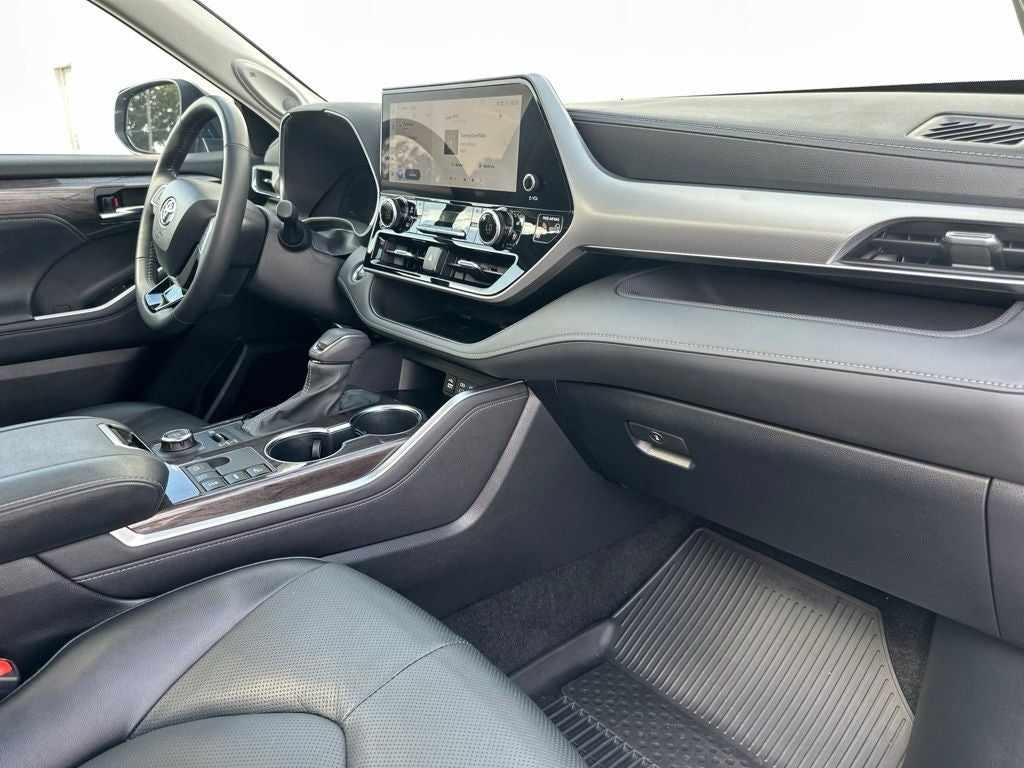 2024 Toyota Highlander Platinum