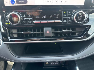 2024 Toyota Highlander Platinum